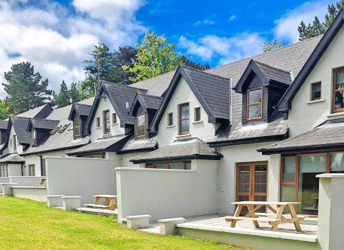 Terryglass House | Old Court Holiday Homes Terryglass - Sleeps 6 by Trident Holiday Homes
