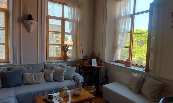 Foca House | Old Greek Stone House in the city center.nKASTROAPOIKIAn
