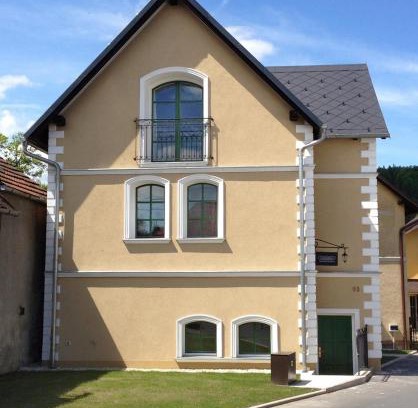 Hradec nad Moravici Bed & Breakfast | Old House