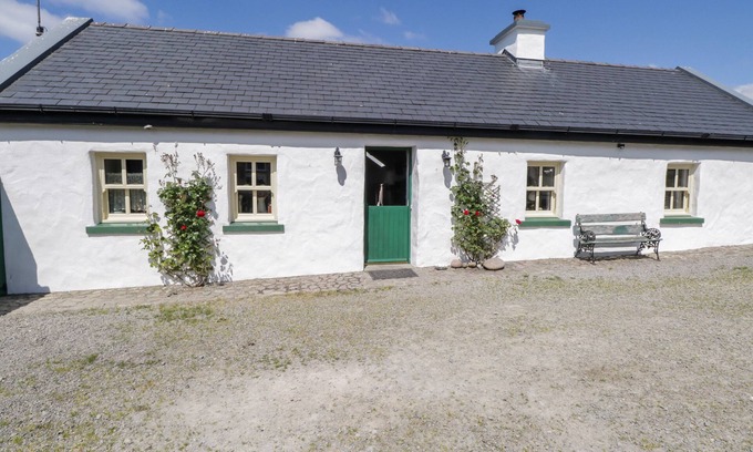 Liscarney House | OLD MIKE'S COTTAGE, pet friendly in Westport, County Mayo