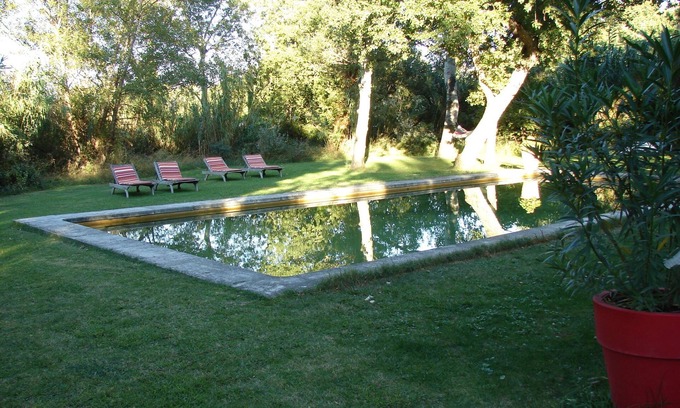 Rochefort-du-Gard Apartment | "Old Silk Mill" carastery house