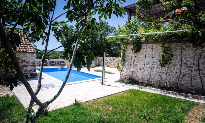 Velim Villa | Old Stone House With Swimming Pool