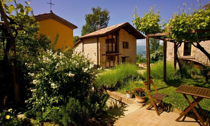 Grizzana Morandi House | Olimpia - Spacious stone villa with private terrace overlooking the pool