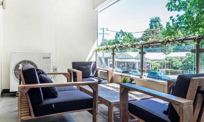 Olinda Apartment | Olinda Village Apartment A2 - This beautiful and comfortably furnished apartment is centrally located in the village of Olinda.