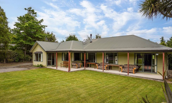 Hanmer Springs House | Olive Greens - Hanmer Springs Holiday Home