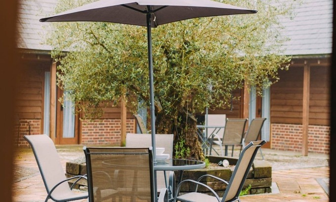 Selsted House | Olive Tree Cottage, Hoad Farm, Acrise