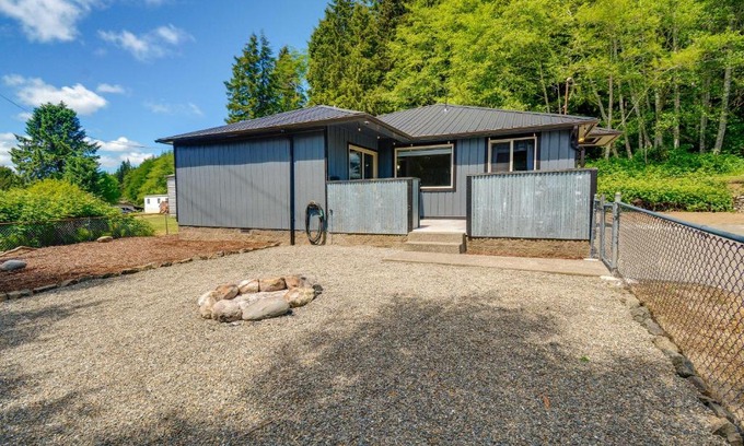 Sekiu House | Olympic Peninsula Vacation Rental 1 Mi to Water
