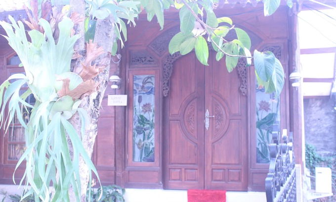 Catur Tunggal House | Omah Putih Small Limasan