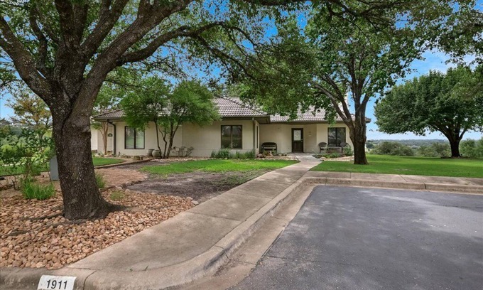 Barton Creek Lakeside Cottage | OMG! THAT VIEW! Cottage #20 in Barton Creek Lakeside-a private country club