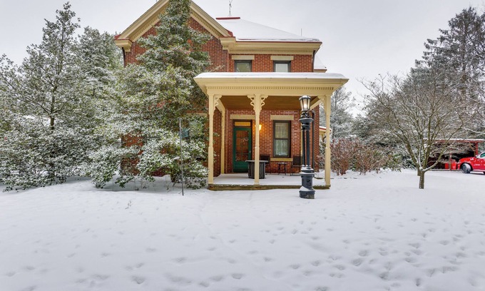 McClellandtown House | On-Site Winery & Historic Charm: Uniontown Escape