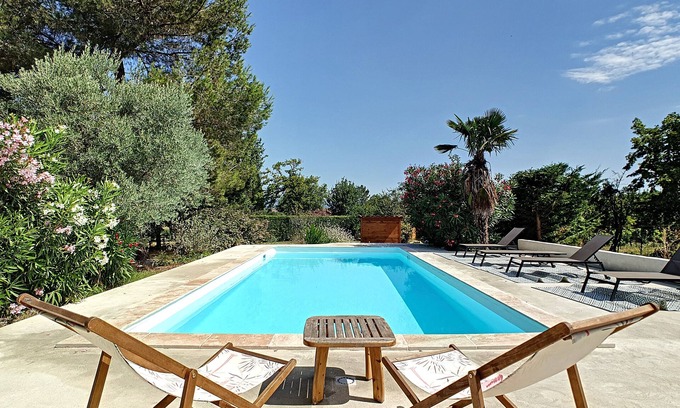 Villesequelande Apartment | On the banks of the Canal du Midi and 12 kms from Carcassonne
