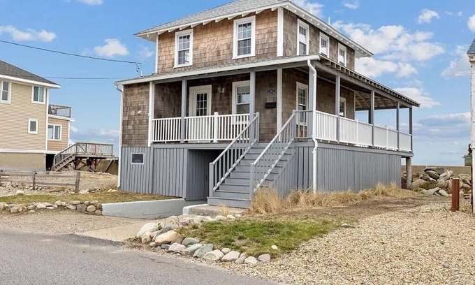 Scituate House | "On the Rocks" - dog friendly Scituate Oceanfront!