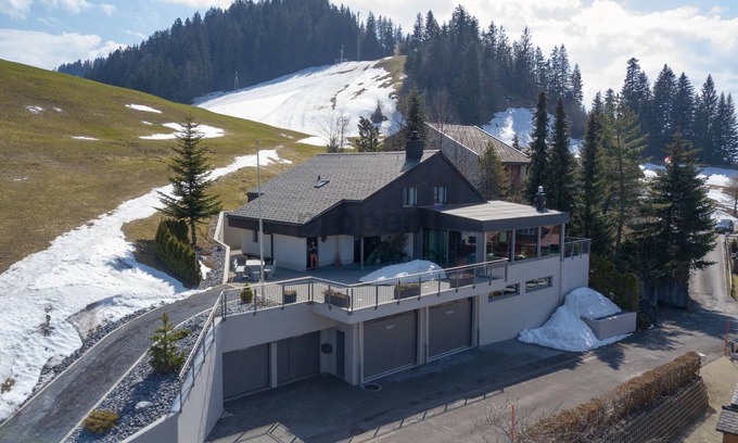 Sattel House | On the ski slope. Vacation home Mostel Lux up to 13 adults 2 babies