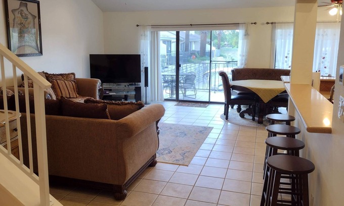 Horseshoe Bay House | On the water with day docking facilities