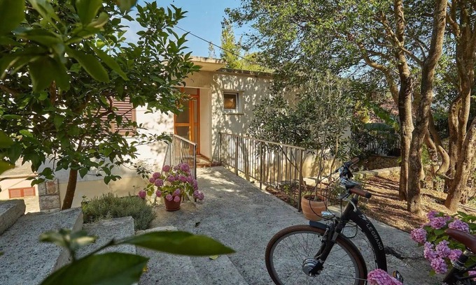 Sobra Apartment | One bedroom apartment near beach Sobra, Mljet (A-22343-b)