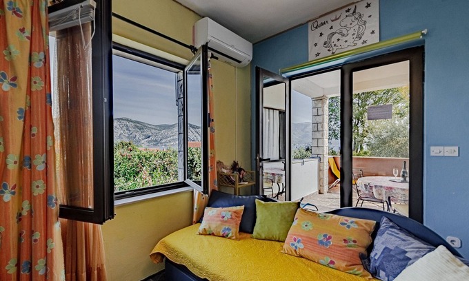 Kneza Apartment | One bedroom apartment with terrace and sea view Kneža, Korčula (A-21829-b)