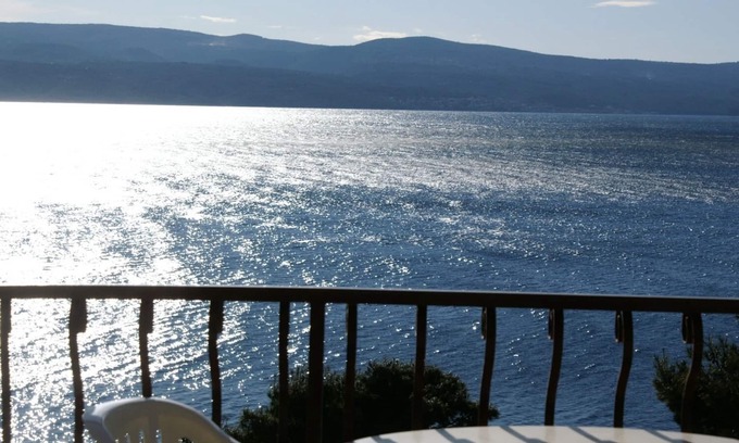 Tice Apartment | One bedroom apartment near beach Nemira, Omiš (A-2782-g)