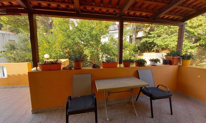 Sobra Apartment | One-bedroom apartment with terrace