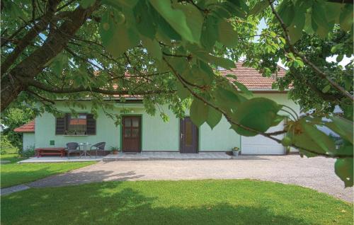 Strigova House | One-Bedroom Holiday Home In Strigova