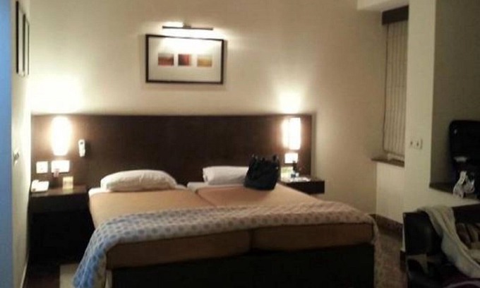 Indirapuram Apartment | One Bedroom with Private Bathroom, Living room and Kitchen Studio Appartment