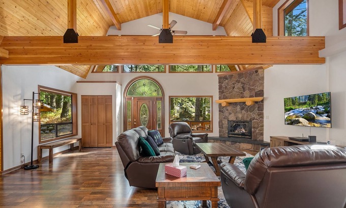 Easton House | One of a kind family retreat! Slps 30 | Gym | Game Room | On Silver Creek