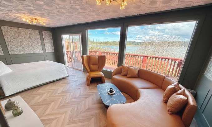 Dunes City Cabin | One of a Kind Lakefront Cabin w/deck & boat ramp