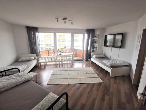 Linden-Nord Apartment | one Room Apartment 15 min to Fair