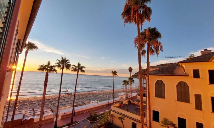 Laigueglia Apartment | One step away from the sand.