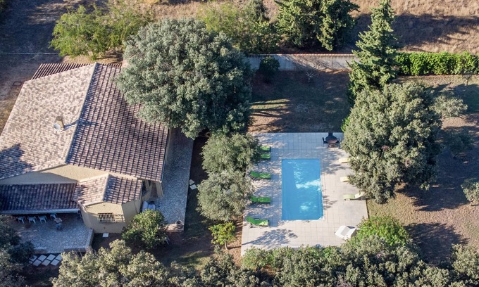 Sorgues Villa | One-storey villa with enclosed garden and swimming pool