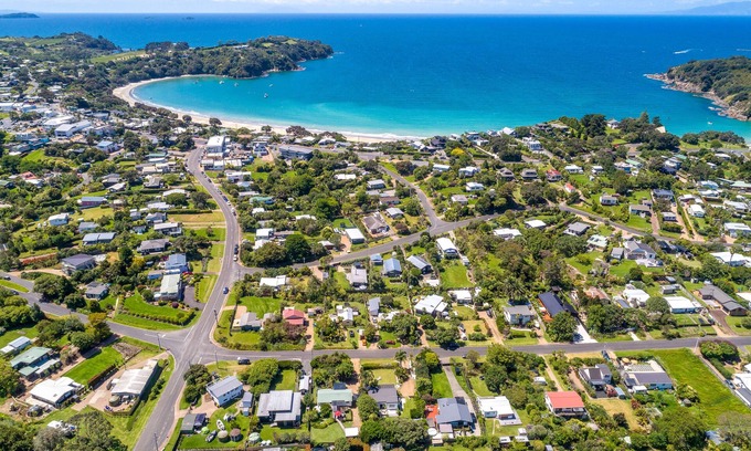 Blackpool House | Oneroa Sunspot - Oneroa Holiday Home