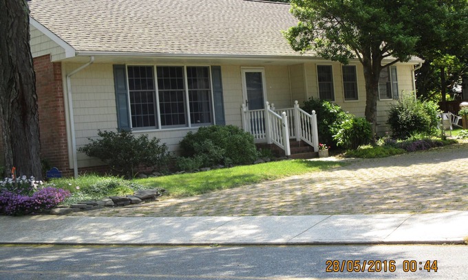 Rehoboth Beach House | Only 1.5 Blocks To Ocean, 1-3 blocks of restaurants, shops, bars. Come enjoy!