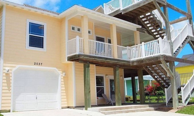 Sand Point House | ONLY In-Town Neighborhood w/Restaurant, Bar, Pool/Hot Tub, Beach & Cart Access