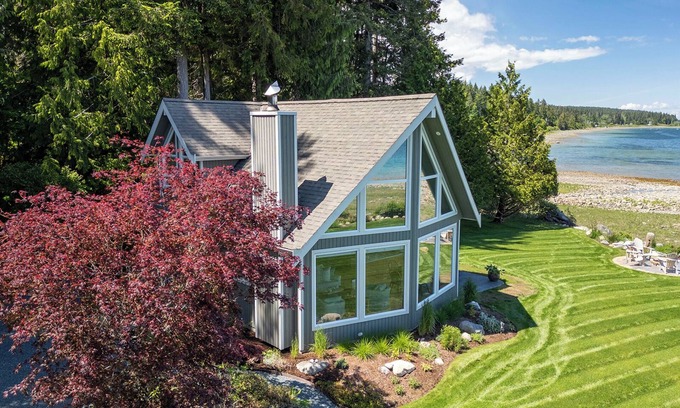 Union Bay House | Open Design West Coast Home on 1600 Feet of Private Waterfront