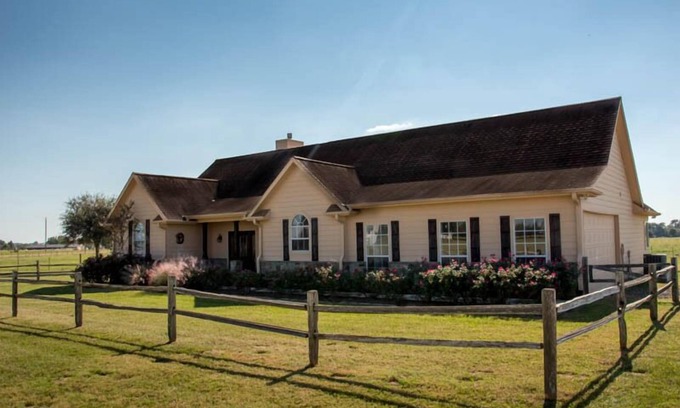 Pine Island House | Open Floor Concept Designed to Entertain w/Inspiring Sunsets, Texas Sky & ⭐️s