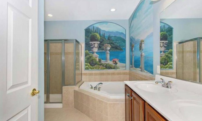 Urbana Condo | Open Floor Plan, Spa Tub, Chef’s Kitchen, King Bed,