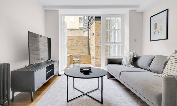 Bishop's Apartment | Open plan Waterloo, 1BR, New build, terrace, by Blueground
