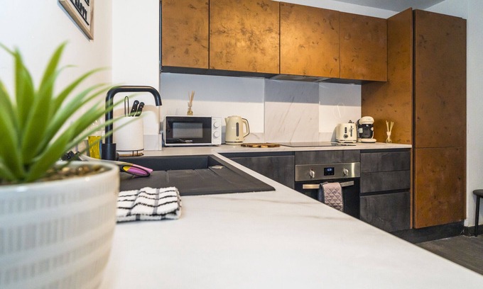 Royal Tunbridge Wells Apartment | Opera Suite City Apartment