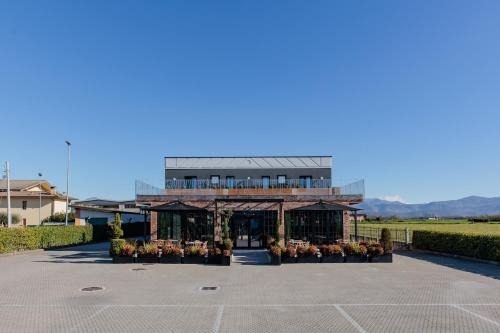 Cazzago San Martino Hotel | OPHELIA Hotel