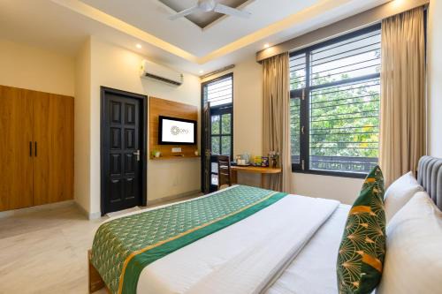 Udyog Vihar Hotel | OPO Essential, Sector 21 Gurgaon