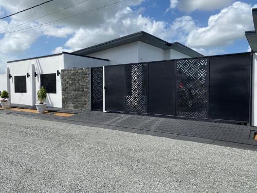 Sipaliwini District House | Optimus Rentals