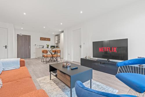 Bordesley Apartment | Opulent 2BR Balcony & Breathtaking skyline views
