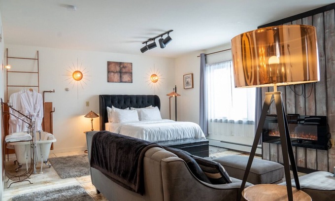 Bayfield Apartment | Orchard Apartment @ The Copper Crown, Bayfield