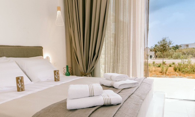 Amoopi Villa | Orelia luxury deluxe villa