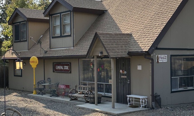Groom Creek Cabin | Originally the Groom Creek General Store