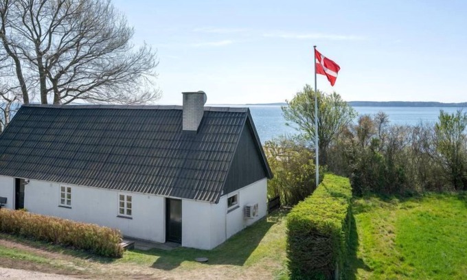 Sonder Stenderup House | "Ose" - 50m from the sea by Interhome