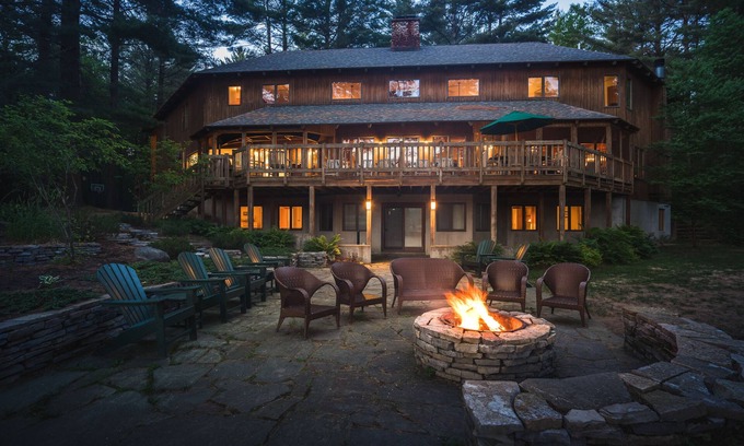 Glenfield Cabin | Otter Creek Lodge - Large Family Rental