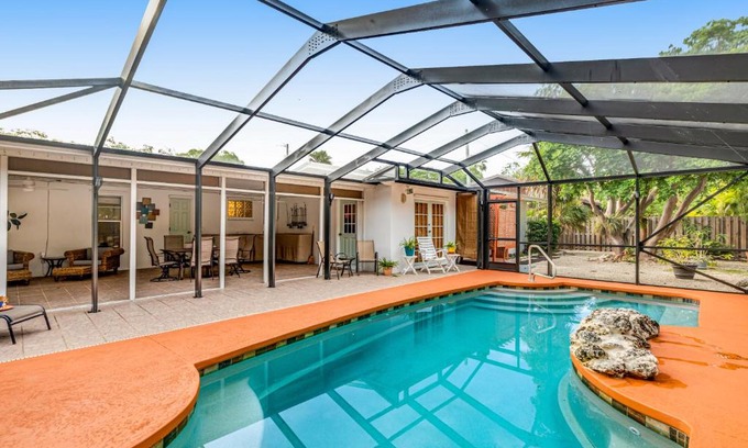 Marathon House | Ouellette Oasis