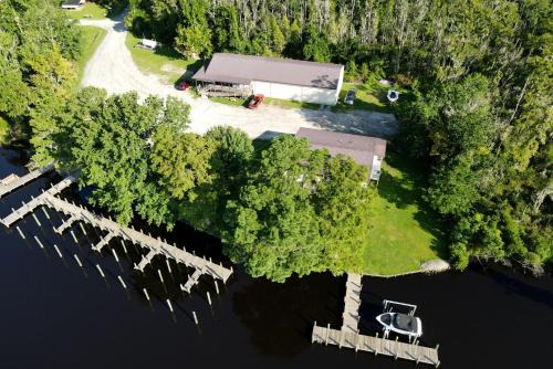 Chocowinity Resort | Outdoor Adventure Retreats - Cotton Patch Landing