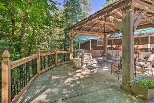 Galice House | Outdoor Adventure Tranquil Creekside Retreat