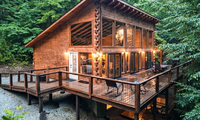 Sugar Grove Cabin | Outside Inn | Shed Style Cabin | Hocking Hills